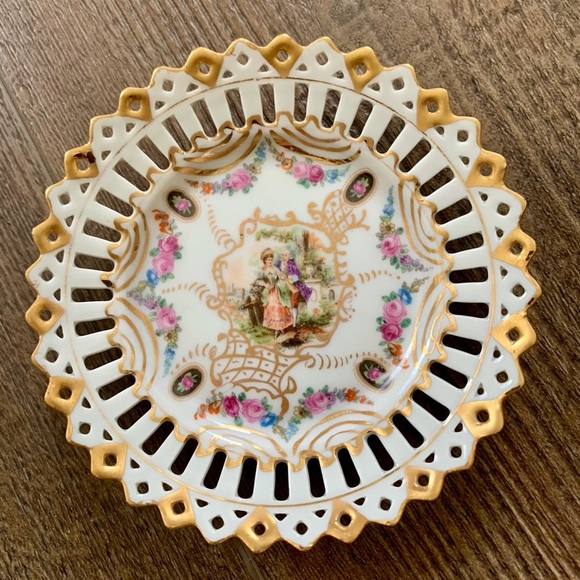 Vintage 1925 Powell Porcelain Reticulated Trinkets Dishes - Picture 4 of 11